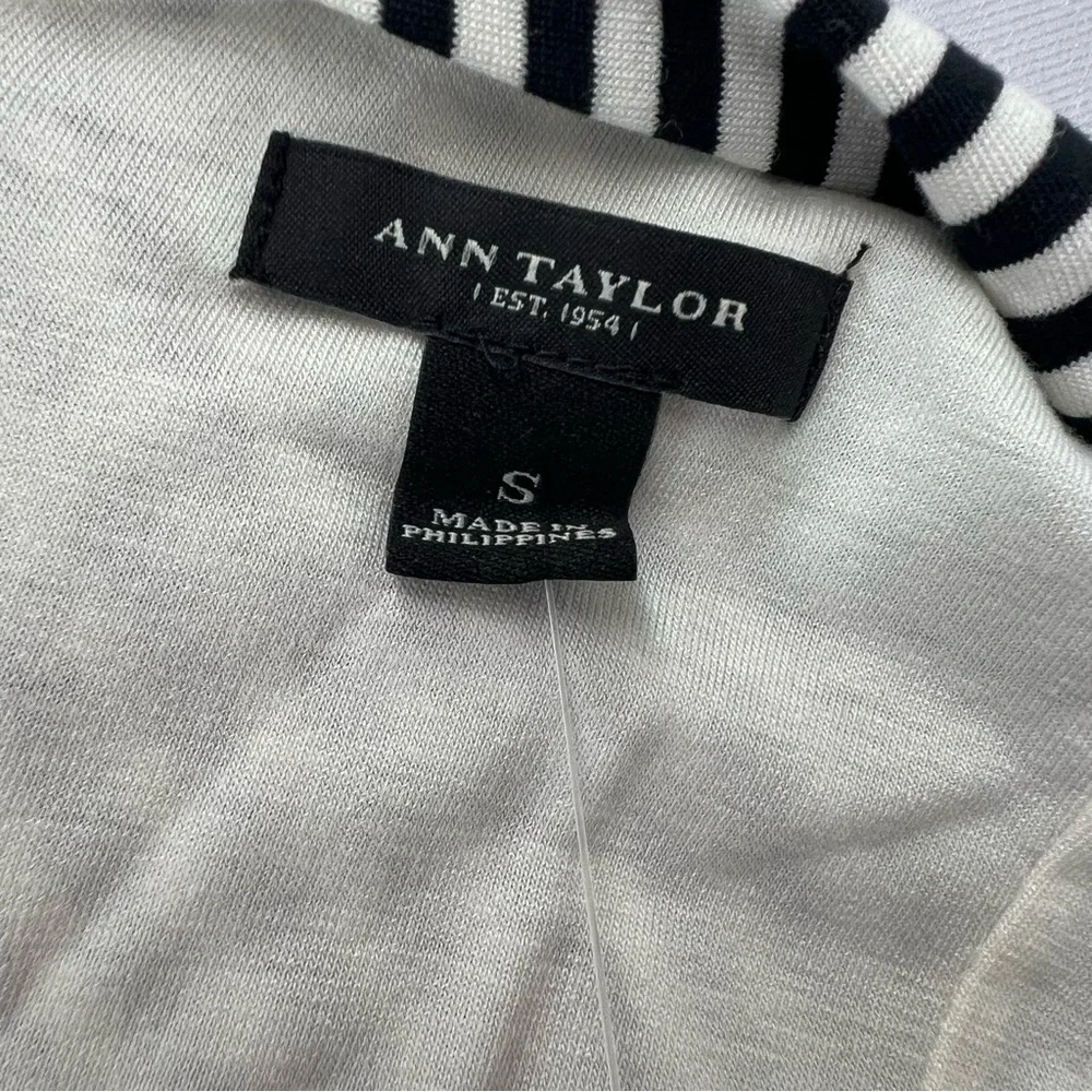 NWT Ann Taylor black and white striped dress with open back and wrap belt. - Picture 4 of 11